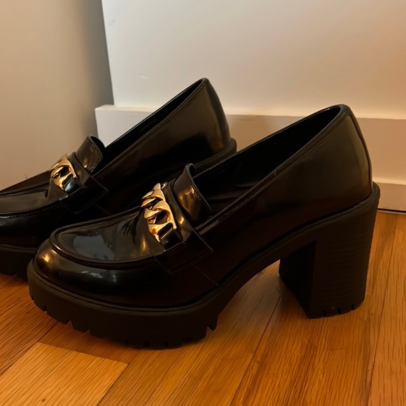 Steve Madden Black Gold Chain Chunky Heeled Loafers - Picture 2 of 5